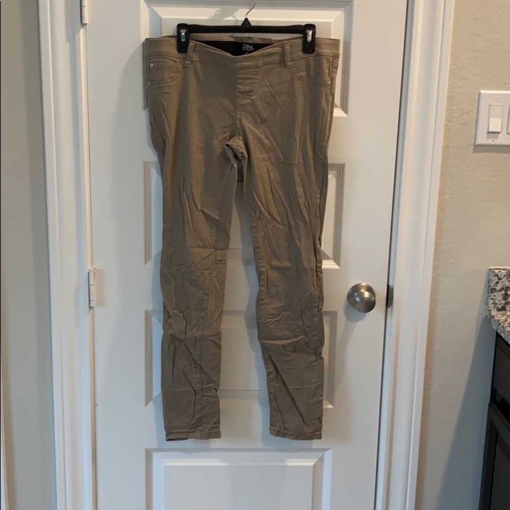 Maternity pants